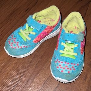 Saucony toddler size 6.